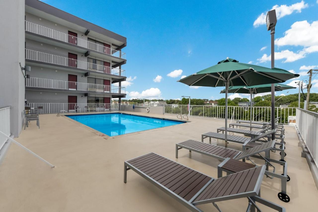 Red Roof Plus & Suites Virginia Beach - Seaside Екстериор снимка